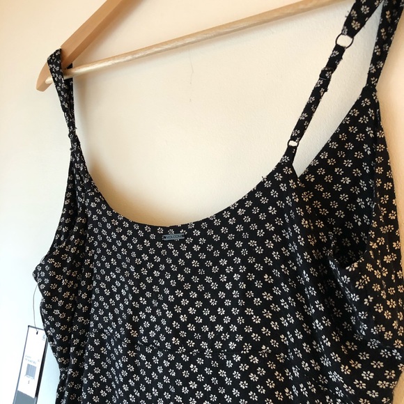 New- Volcom - Try The Knot flower Dress - Picture 8 of 9